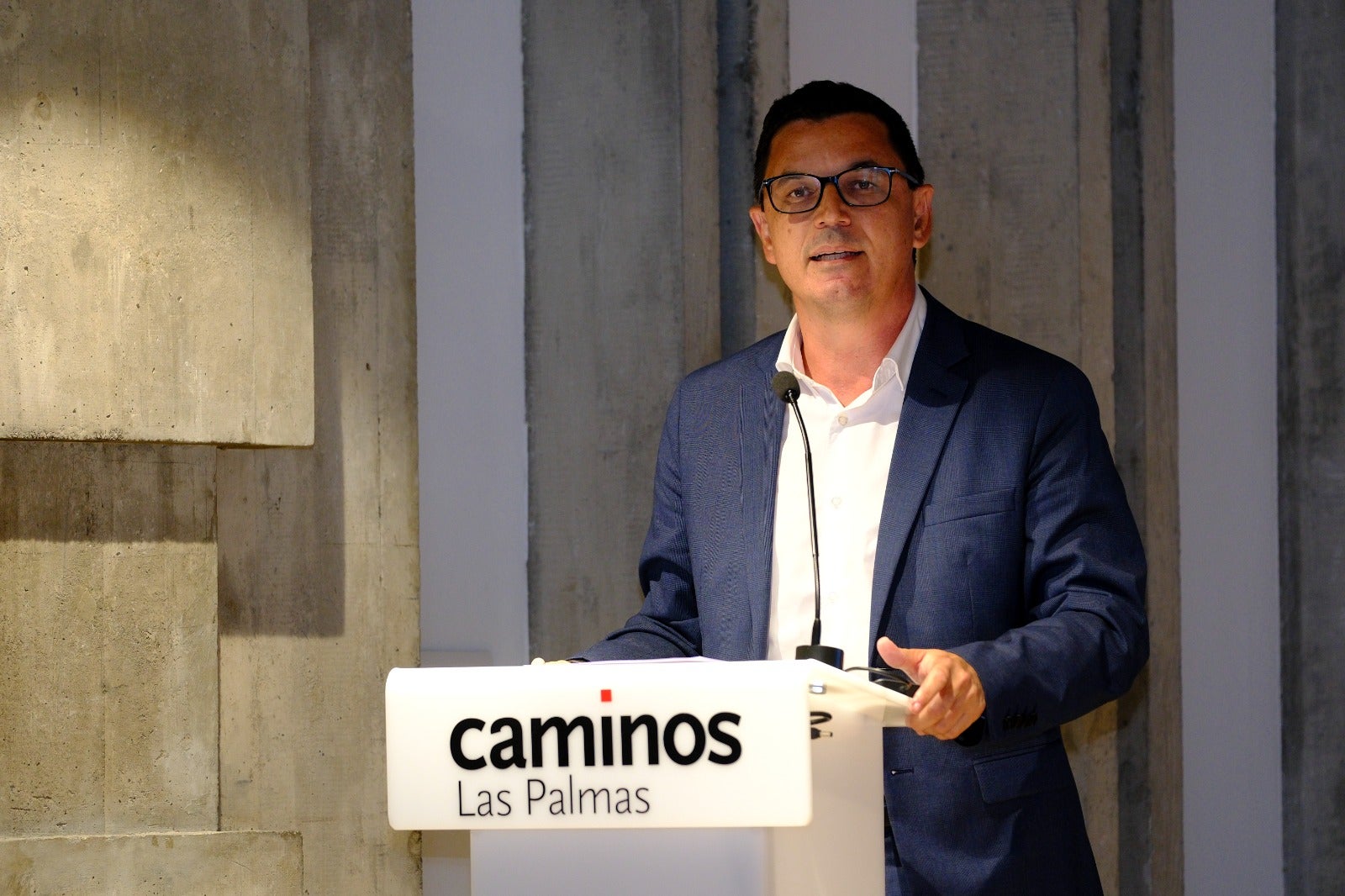 Imágenes del tributo y legado de León y Castillo