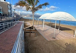 Imagen de la caseta antes de ser desmontada por los operarios de limpieza.