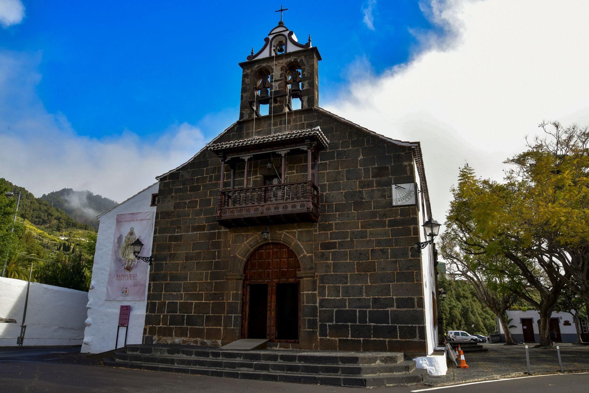 La Palma se prepara para bajada de la Virgen de las Nieves, en imágenes