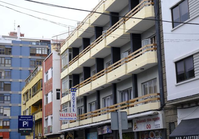 Imagen de la fachada del Hostal Valencia, utilizadopor CEAR como recurso alojativo para personas refugiadas.