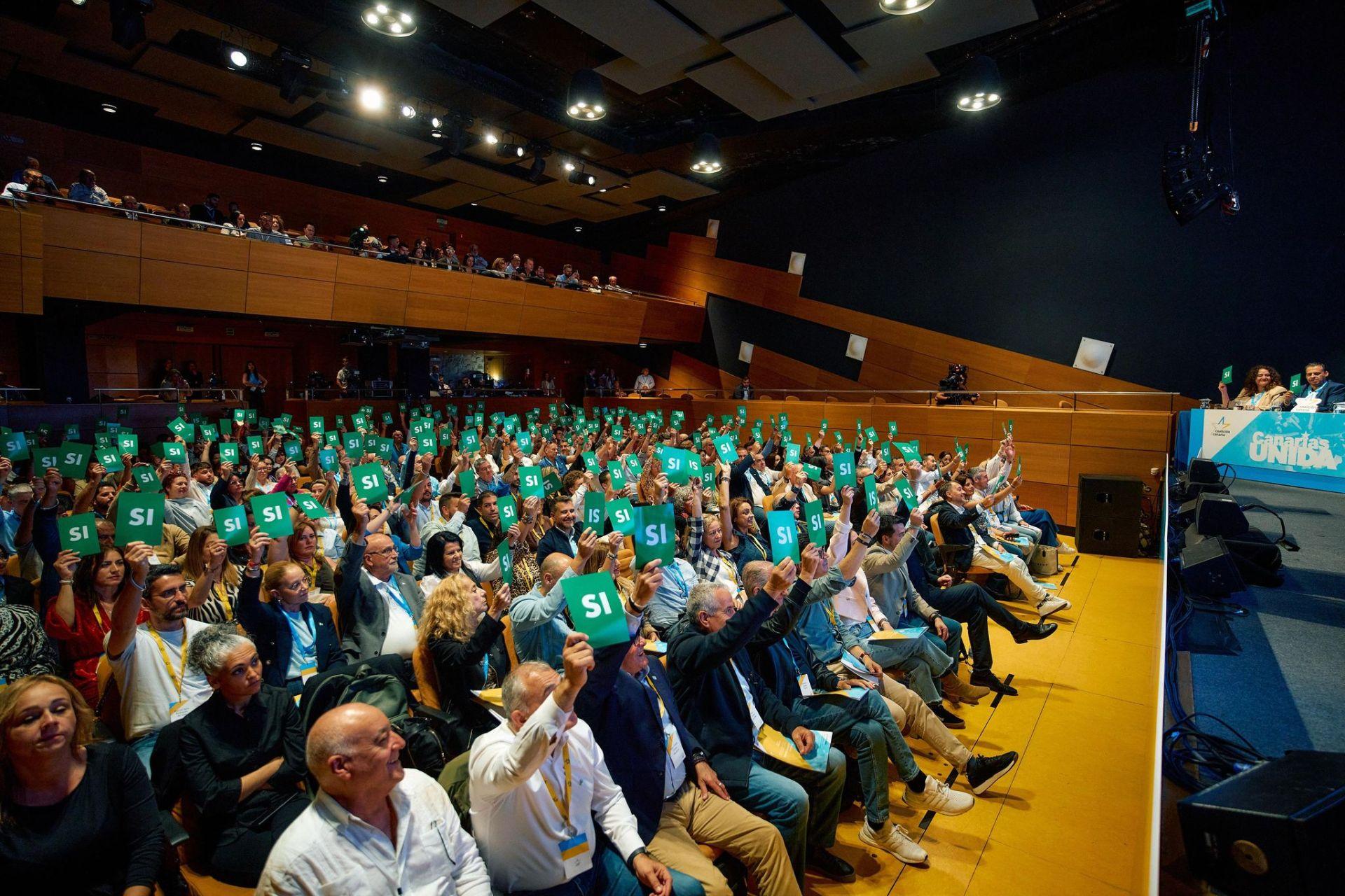 El VIII Congreso Nacional de Coalición Canaria, en imágenes