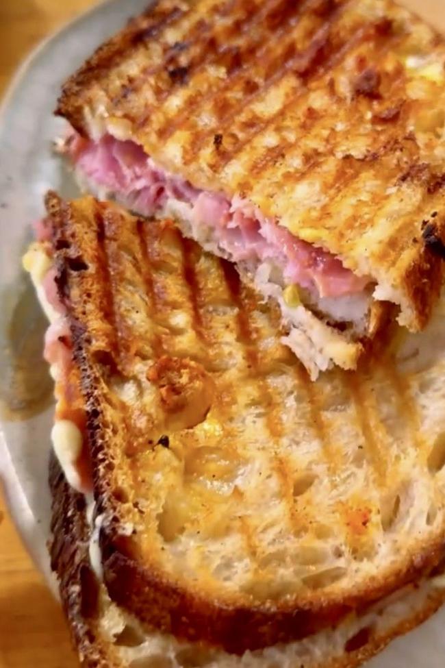Sándwich mixto de Cuptural Coffee