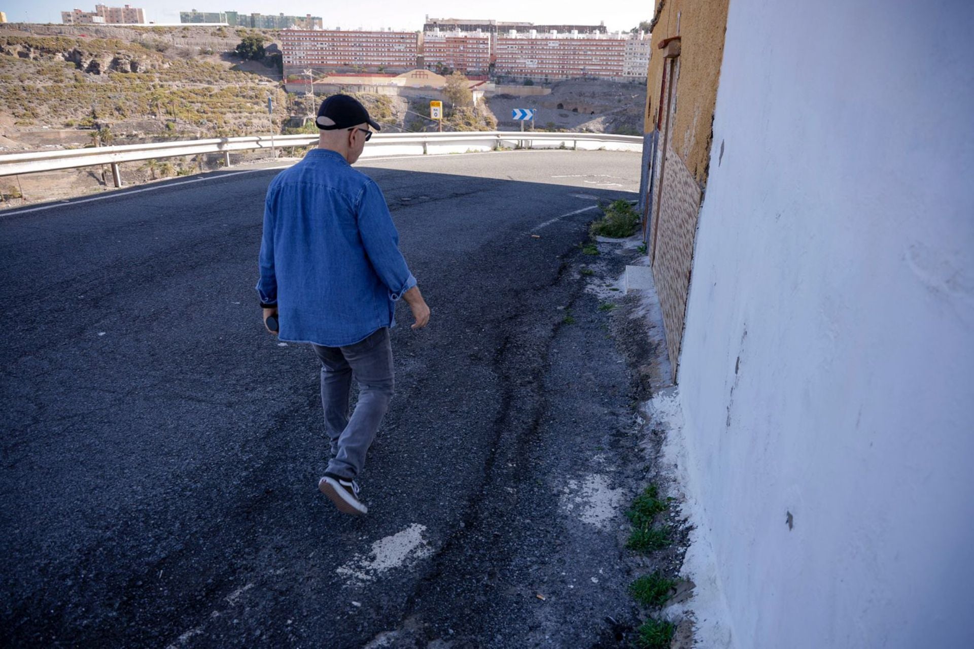 Los vecinos de San Roque enseñan el deterioro de sus calles