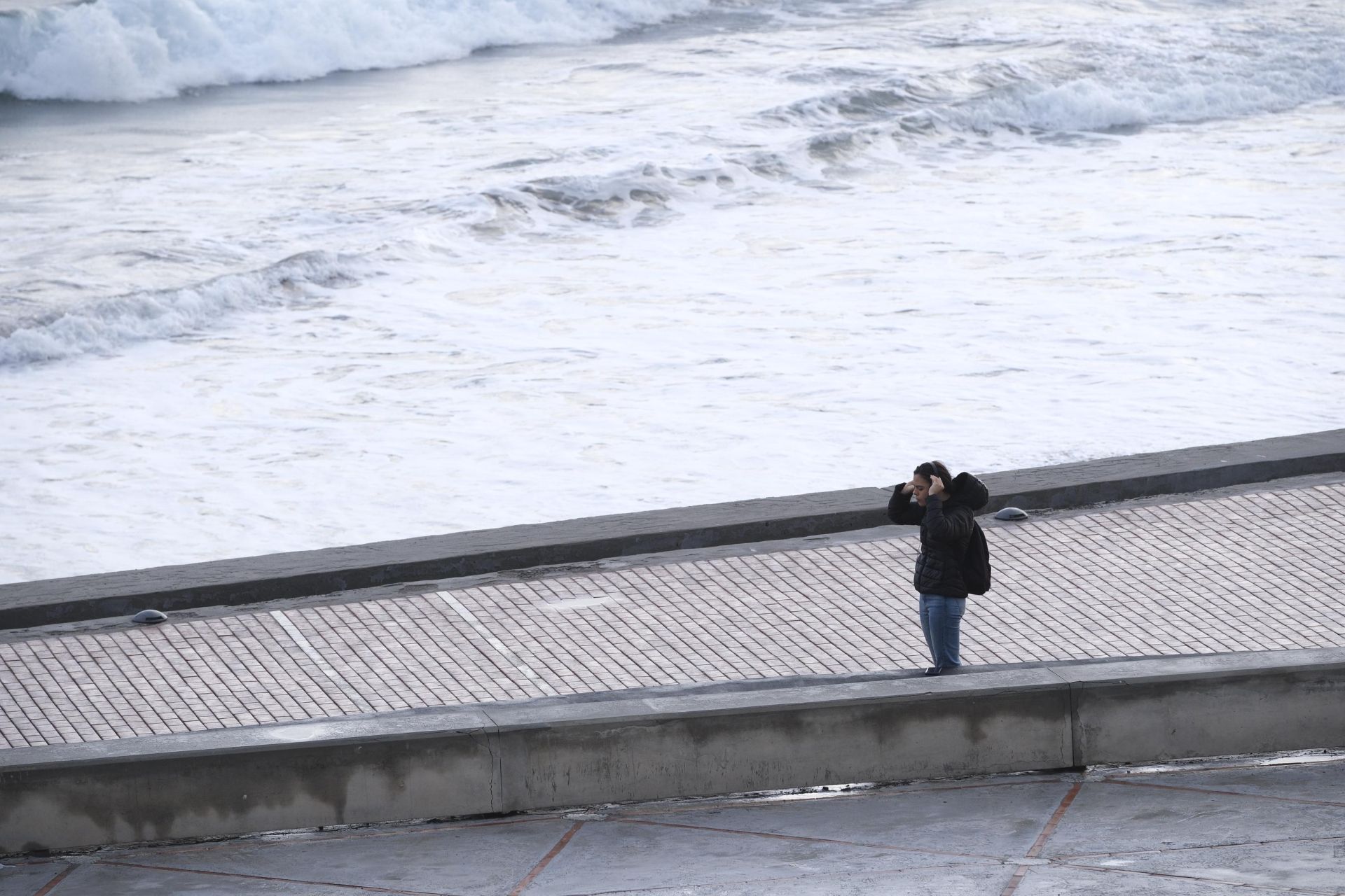 Entre paraguas y viento: La borrasca Olivier visita Canarias