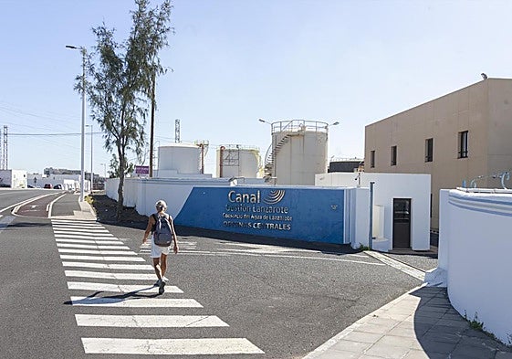 Instalaciones de Canal Gestión Lanzarote en Punta de Los Vientos, junto a Las Caletas.