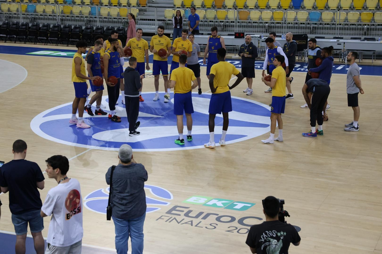 Última toma de contacto antes de asaltar el Arena