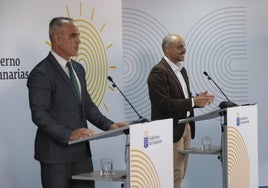 El comsionado del REF, José Ramón Barreda (i), y el portavoz del Gobierno, Alfonso Cabello.