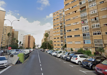 Un menor de 14 años, grave tras precipitarse de un edificio