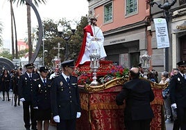 La Virgen de los Dolores toma Triana