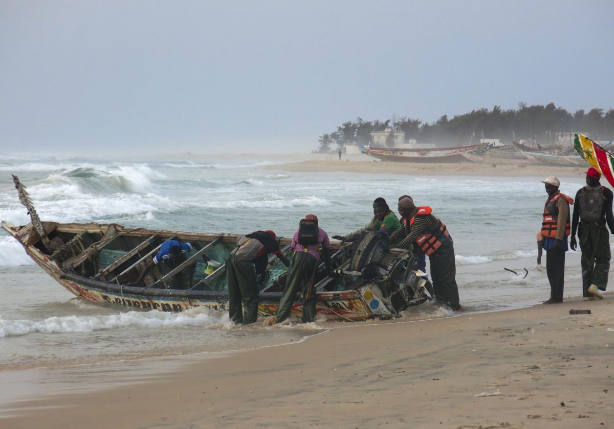 Interceptadas en Mauritania 80 personas que intentaban llegar en piragua a Canarias