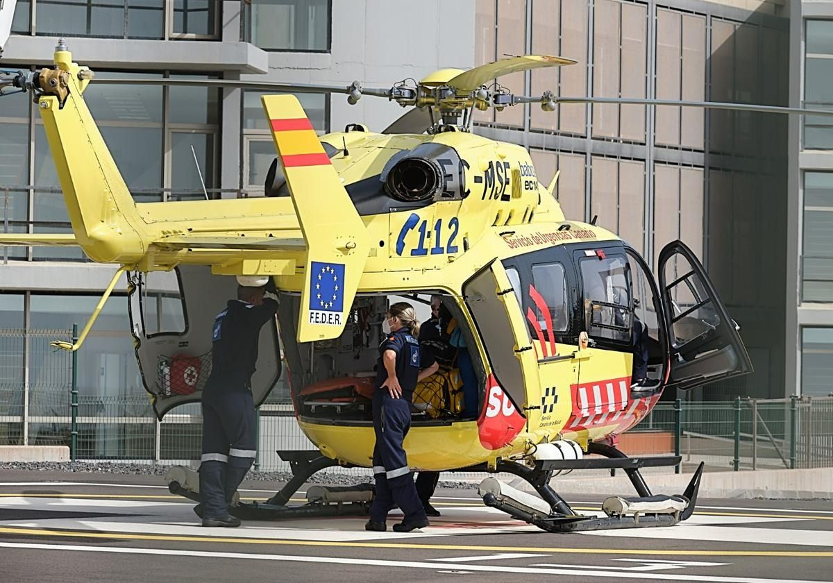 Trasladan de Fuerteventura a Gran Canaria a una mujer crítica tras sufrir una parada