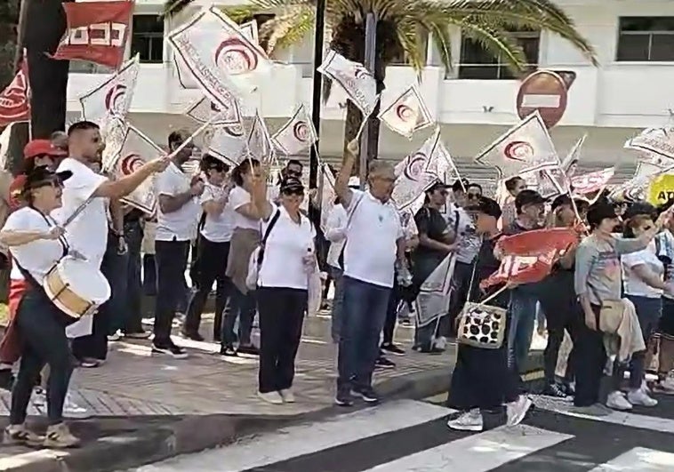 Respuesta masiva en Tenerife a la huelga de los trabajadores de la hostelería.