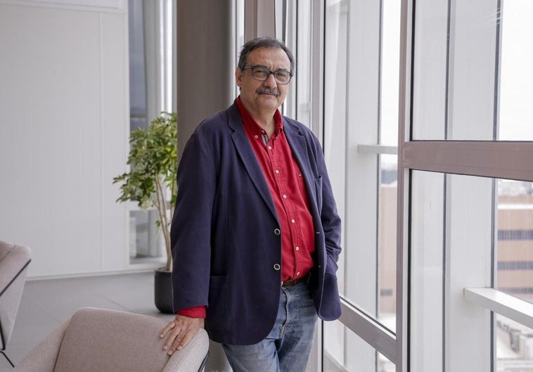 El catedrático José Antonio Younis, en las instalaciones de CANARIAS7.