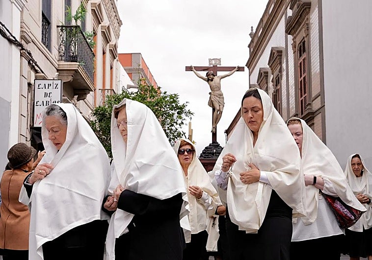 Imagen de la procesión en la capital grancanaria.