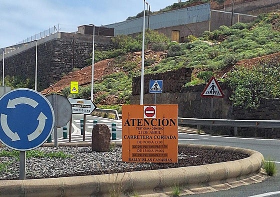 Cartel del corte de tráfico.