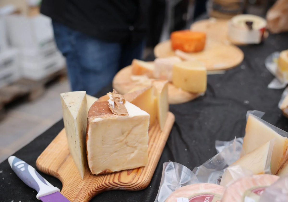 'Miradas al Queso' abre con arte la Fiesta del Queso 2025 en Guía