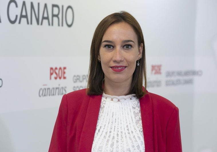 Nira Fierro.