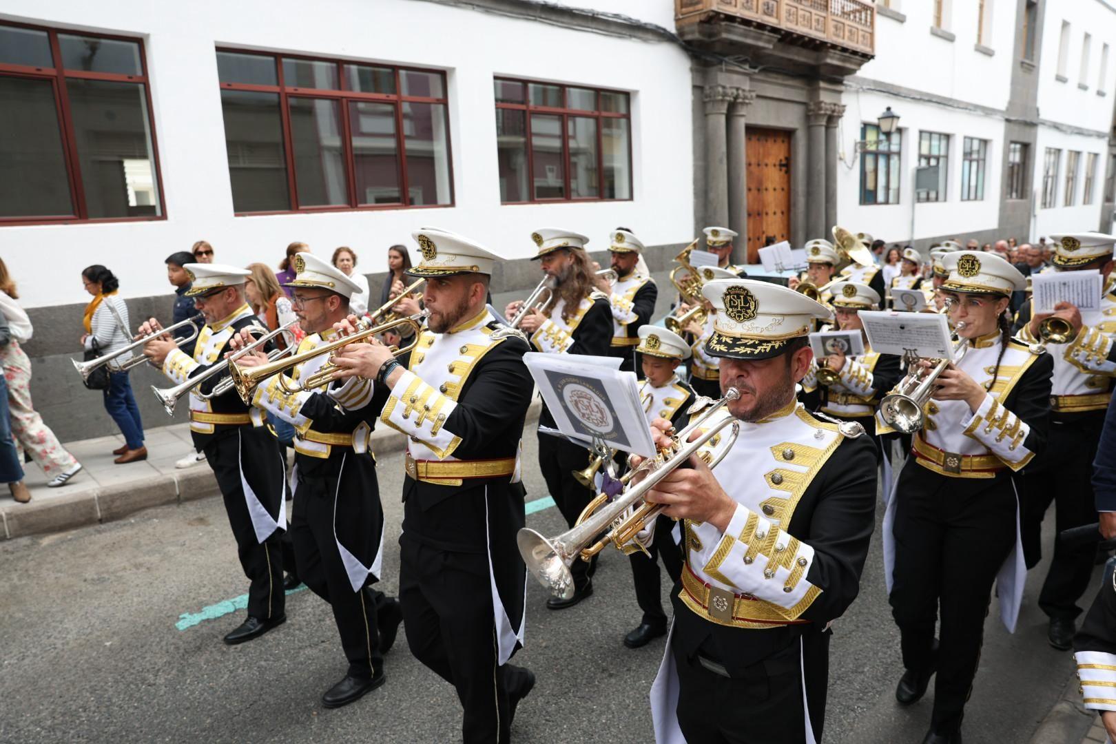 La procesión del Cristo Resucitado, en imágenes