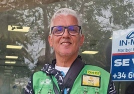 Imagen del agente vendedor de la ONCE en Arrecife (Lanzarote) Miguel Ángel Rivero, quien repartió la suerte en el sorteo del fin de semana.