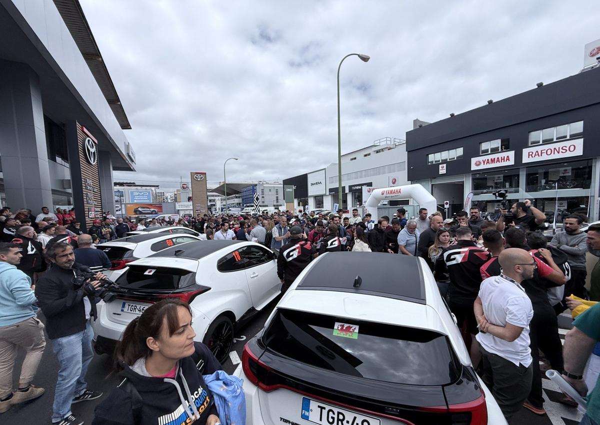 Imagen secundaria 1 - La afición enloquece con Toyota Gazzo Racing