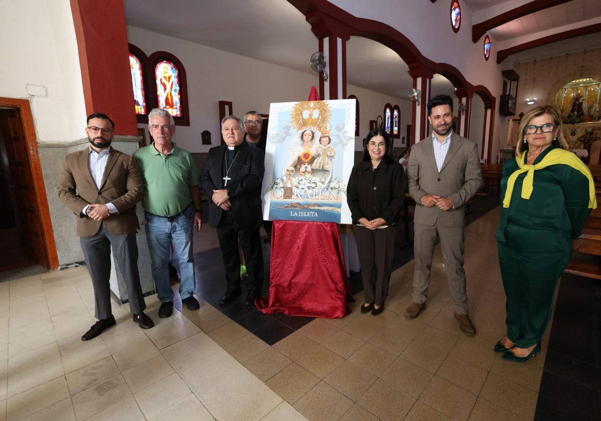 Imagen principal - En La Isleta ha comenzado la cuenta atrás para la coronación.