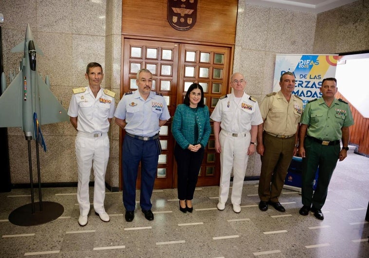 Presentación de los actos por el Día de las Fuerzas Armadas, en los que se contará con la presencia de los Reyes en Canarias.