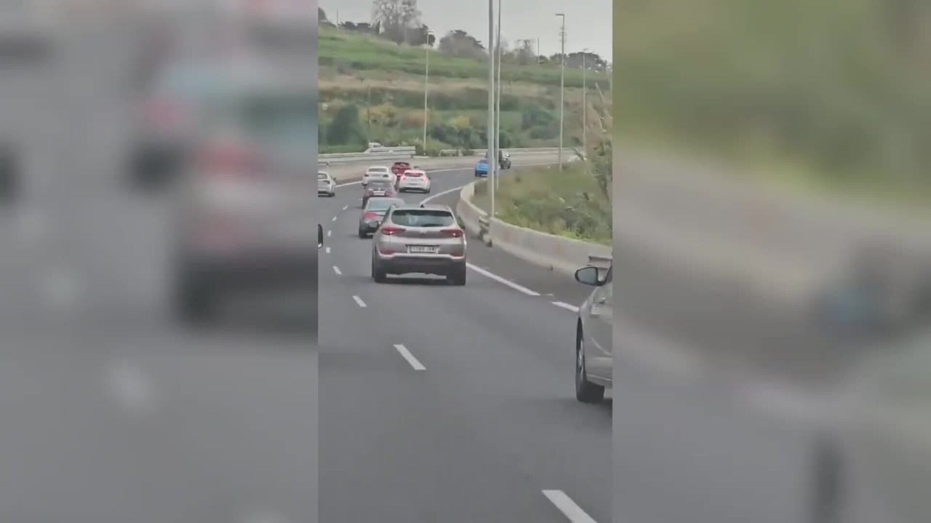 Un conductor kamikaze embiste a otros dos vehículos en Tenerife