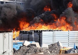 El incendio del Dique de la Esfinge en el Puerto de Las Palmas de Gran Canaria