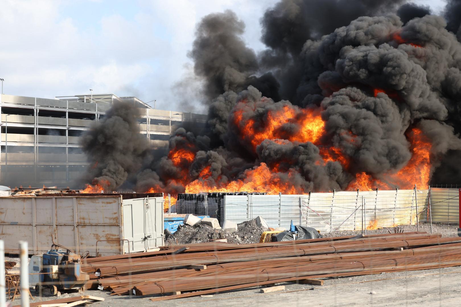 El incendio del Dique de la Esfinge en el Puerto de Las Palmas de Gran Canaria