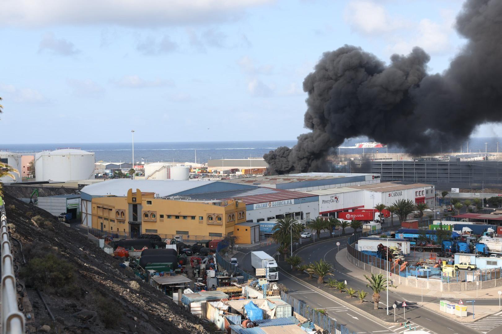 El incendio del Dique de la Esfinge en el Puerto de Las Palmas de Gran Canaria
