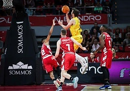 Shurna tira del carro.