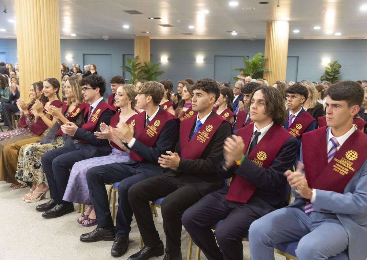 Imagen secundaria 1 - Emotiva Graduación de Bachillerato