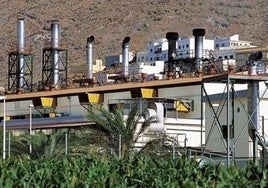 Imagen de la fachada de la Central Eléctrica de El Palmar, en San Sebastián de La Gomera.
