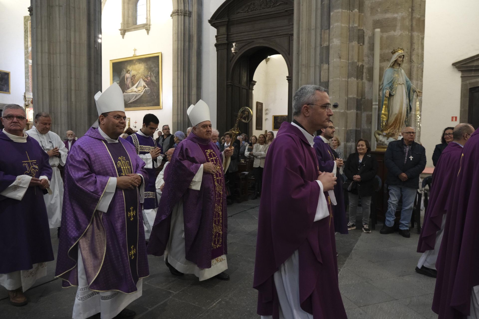 La misa funeral por el papa Francisco en Las Palmas de Gran Canaria, en imágenes