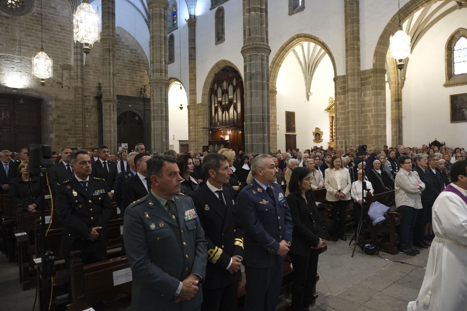 La misa funeral por el papa Francisco en Las Palmas de Gran Canaria, en imágenes