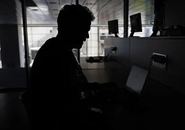 Encuesta | ¿Cómo valora la gestión del Gobierno de Sánchez sobre el apagón eléctrico?