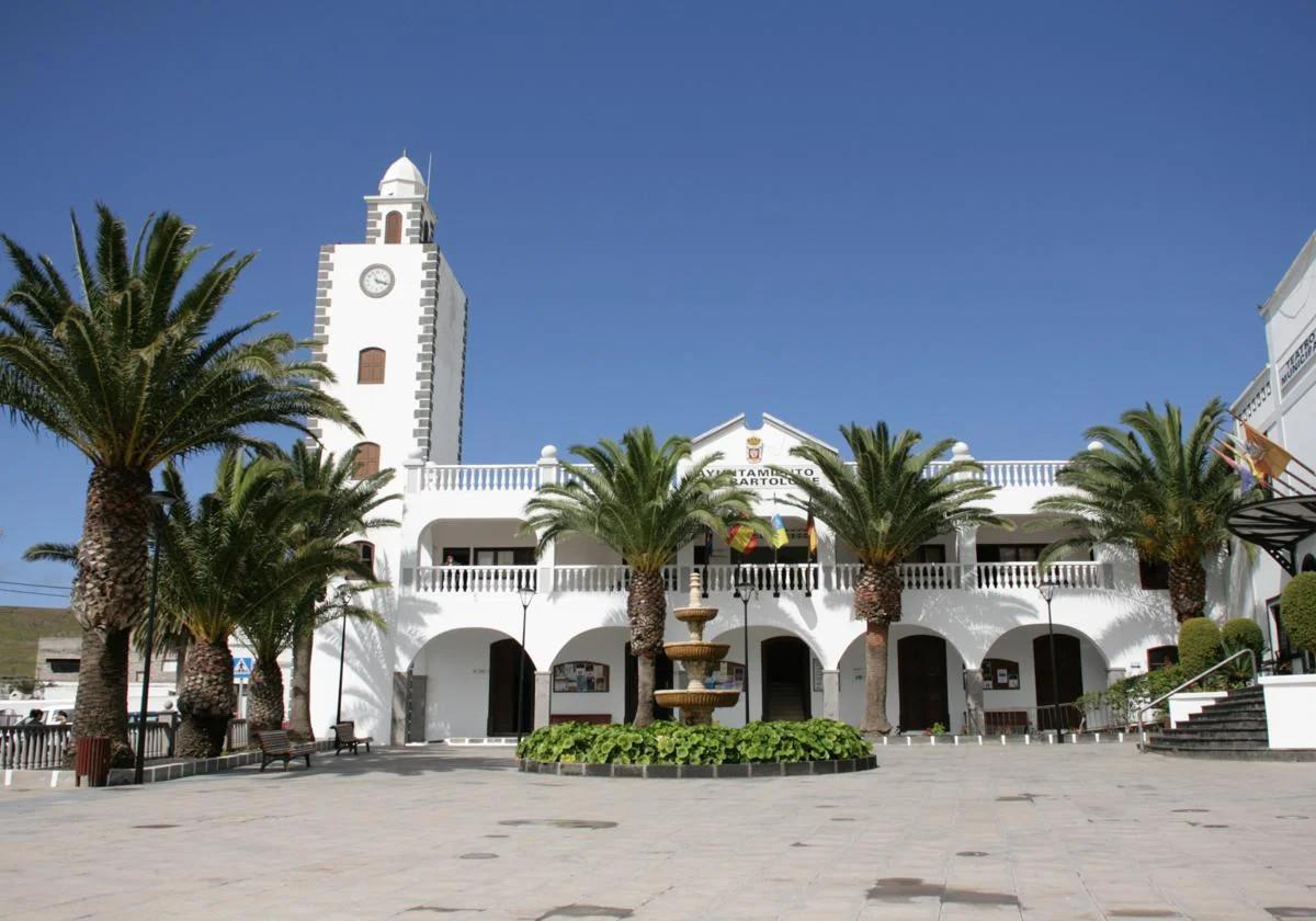 San Bartolomé busca operador telefónico para cuatro años