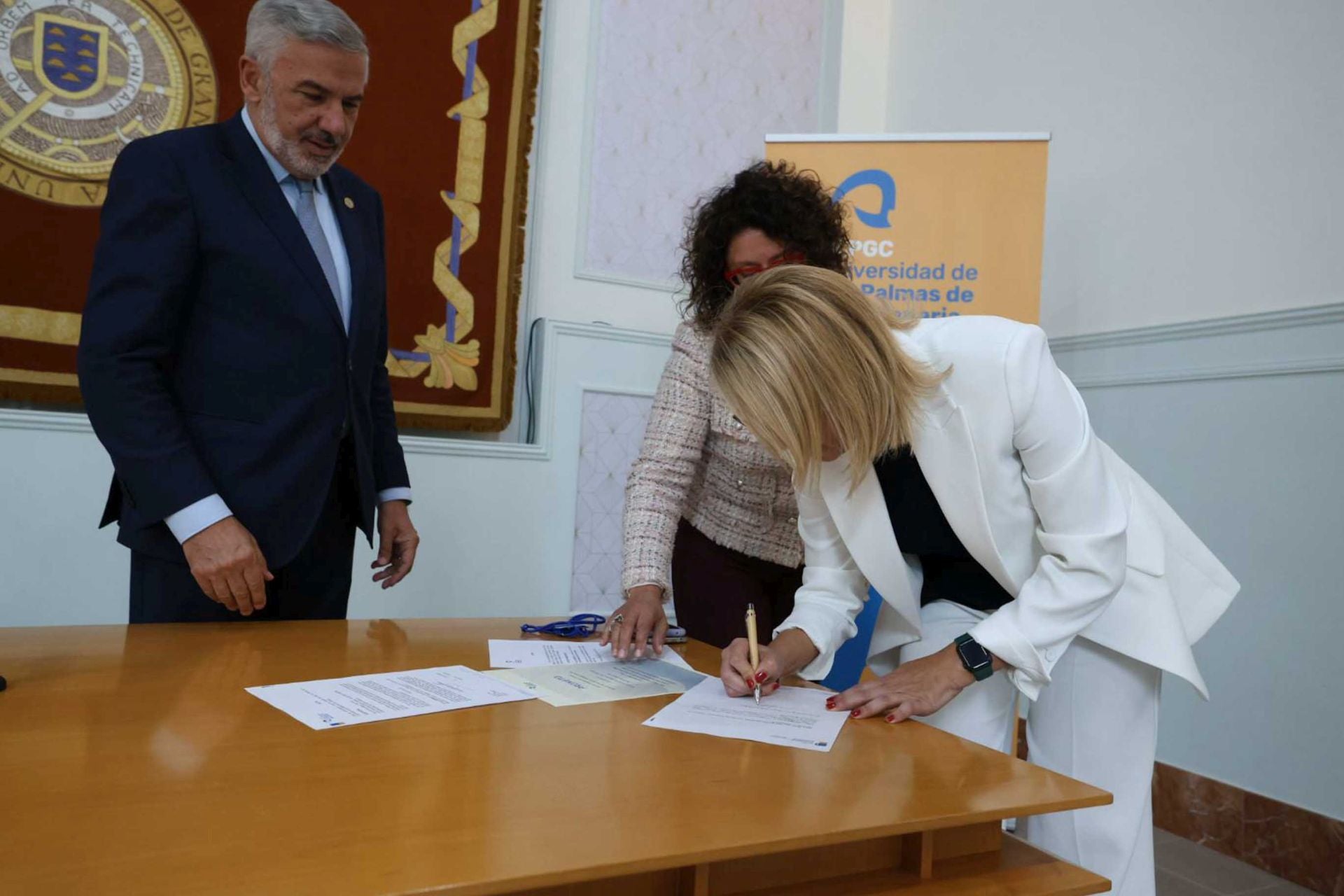 María del Pino Alonso toma posesión como nueva gerente de la ULPGC