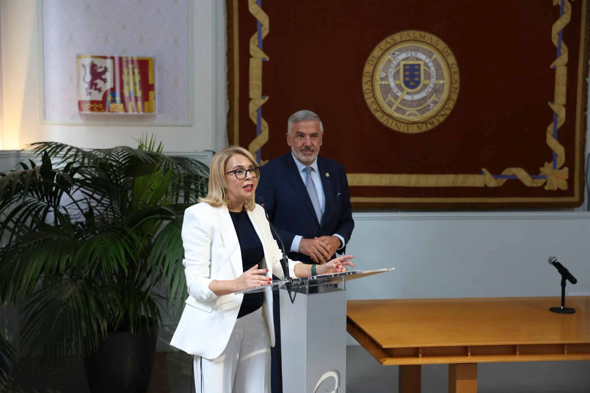 María del Pino Alonso toma posesión como nueva gerente de la ULPGC