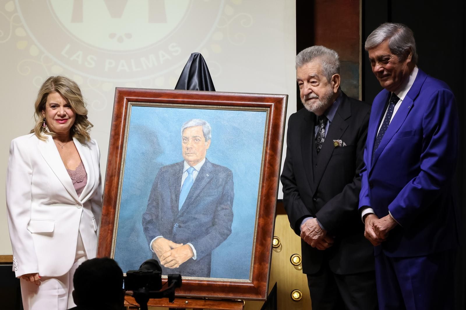 Hernández (i) y sus antecesores al frente del Colegio de Médicos de Las Palmas, Marcos Gómez (c) y Pedro Cabrera (d).