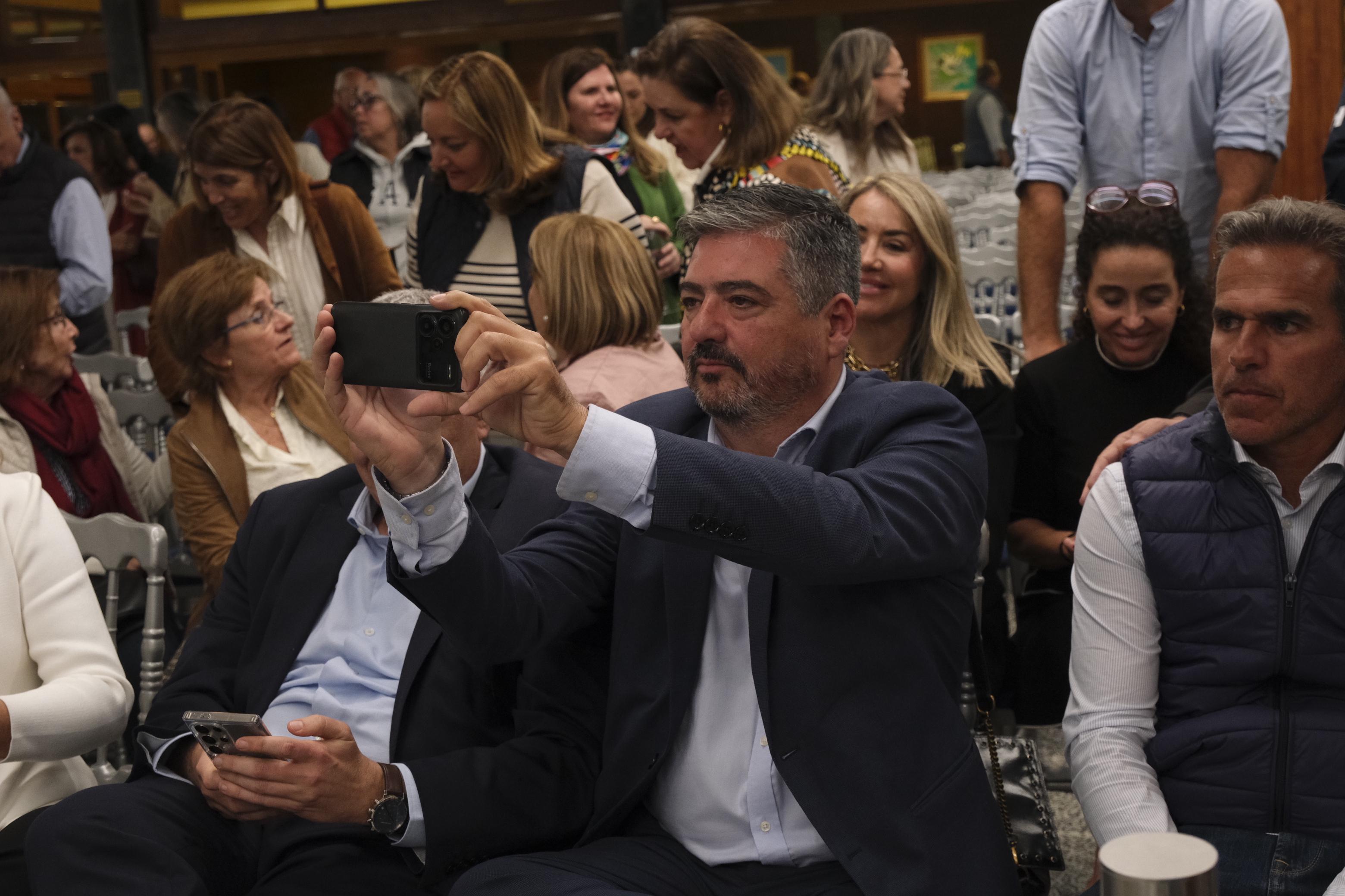 Momentos del nombramiento de Pity Sánchez en el Club Náutico