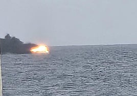 Incendio en una embarcación en aguas de Lanzarote.