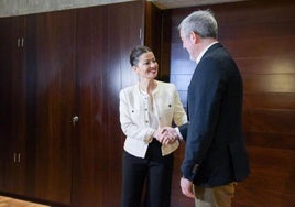 La ministra de Infancia, Sira Rego, junto al presidente de Canarias, Fernando Clavijo, en febrero en Tenerife.