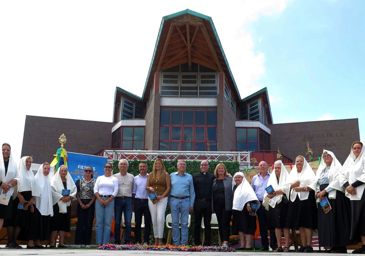 Las fiestas de El Tablero celebran el 25 aniversario de la construcción de su centro parroquial e iglesia