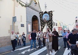 Imagen del Rosario vespertino celebrado este viernes por las calles de La Isleta.