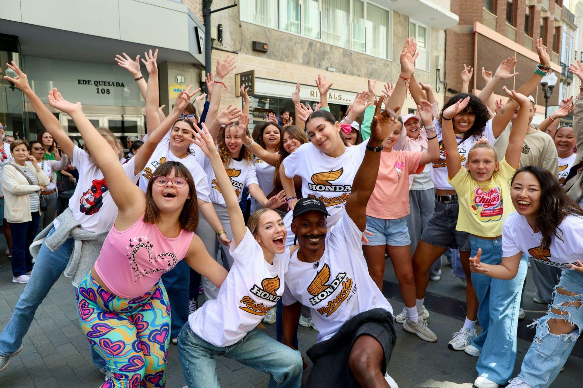 Triana se convierte escenario de un &#039;flashmob&#039;