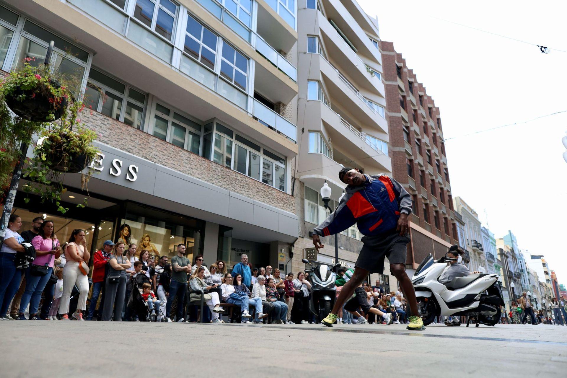Triana se convierte escenario de un &#039;flashmob&#039;