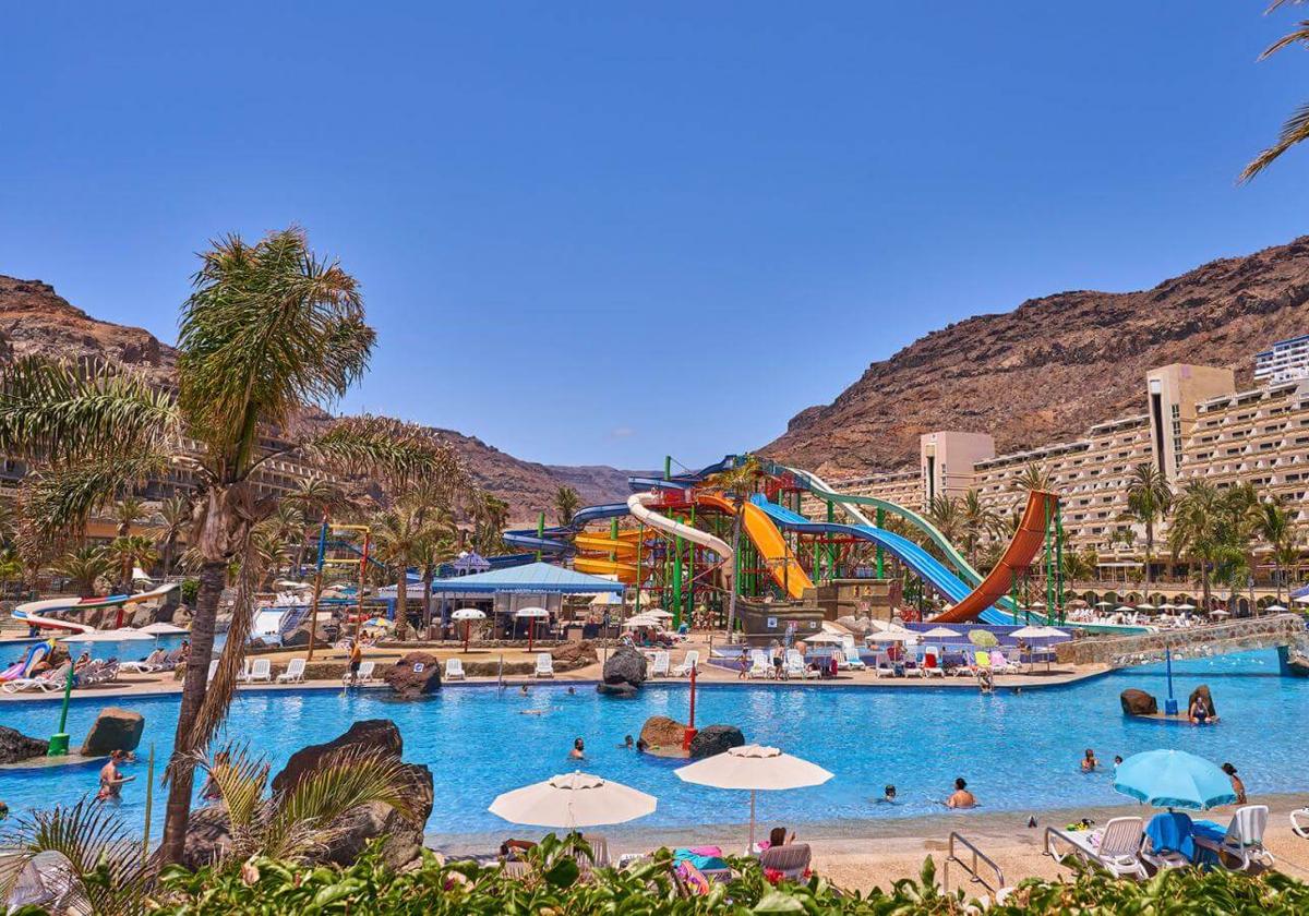 La familia de la niña de dos años que murió ahogada en el parque acuático de Mogán pide responsabilidades