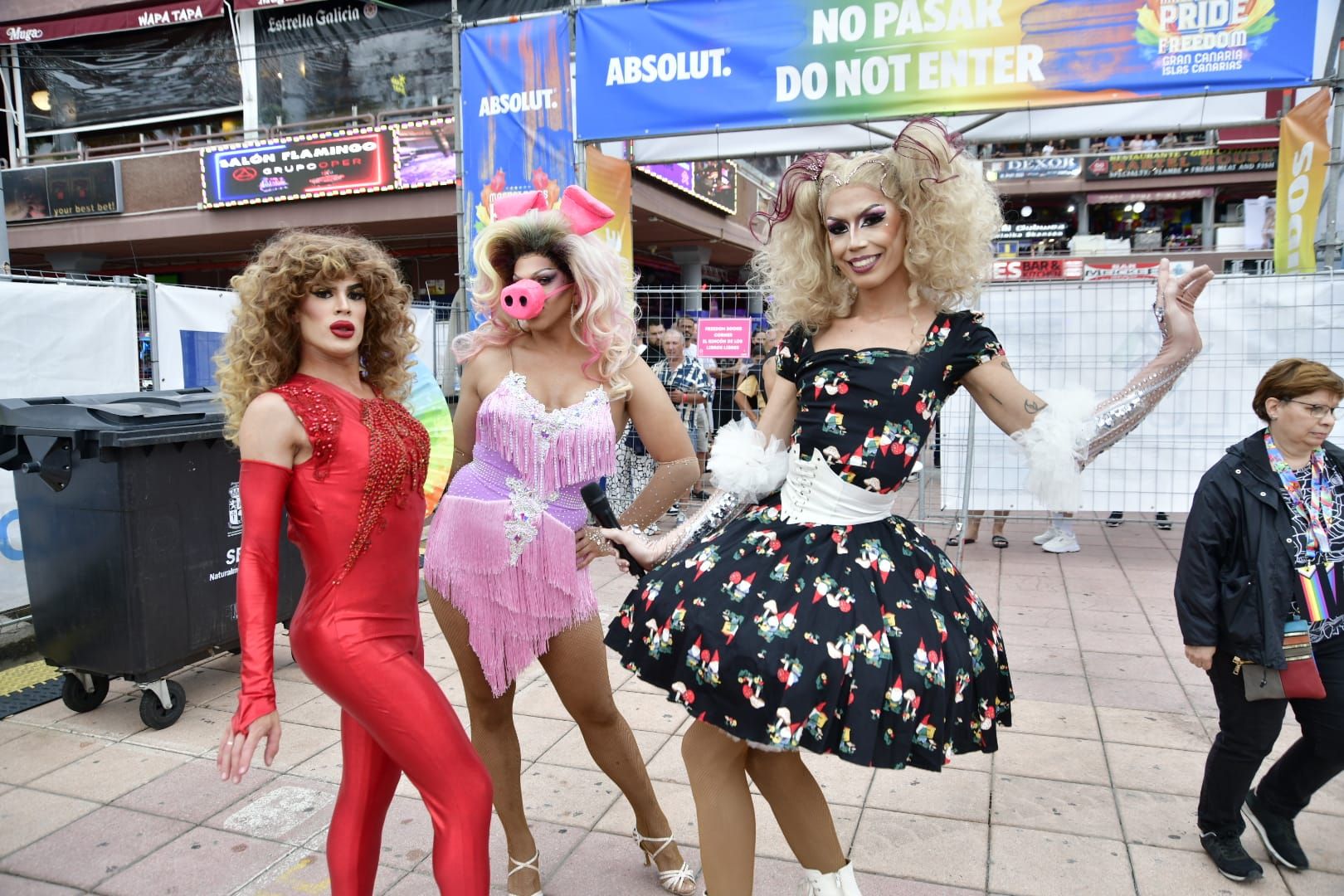 Con tacones y a la carrera por el Pride