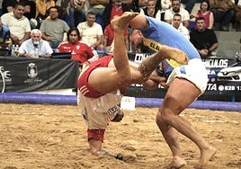 Los luchadores del Almogarén están al margen de las reclamaciones y siguen a lo suyo.